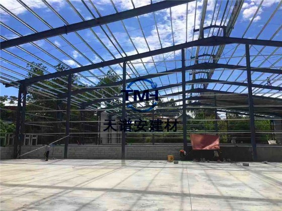 鋼結(jié)構(gòu)倉(cāng)庫